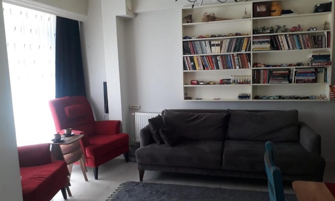 Canakkale Apartment | Convenient Getaway: 3 Mins to Beaches & City Center