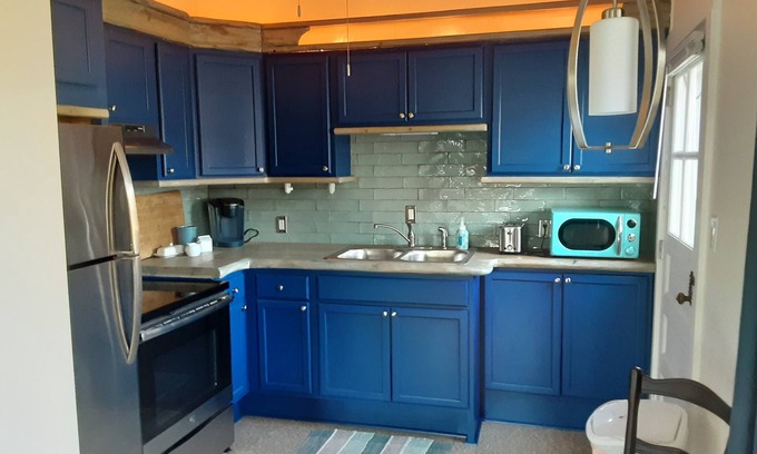 Harbert House | Bike to Community Beach: Family-Friendly with Hot Tub