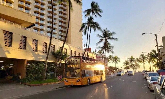 Waikiki Apartment | Steps from Waikiki Beach with Free Parking & Ocean View