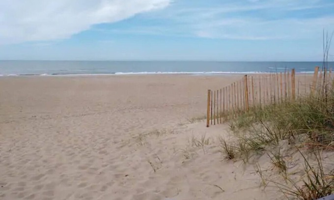 Atlantic Beach Apartment | Steps from the Ocean with Pool Views and Family Amenities