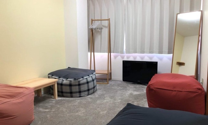 Hanamigawa Apartment | Convenient Stay Near Makuhari Hongo Station with Breakfast