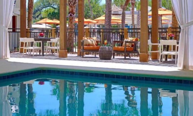 Shipyard Plantation Hotel | Ocean View Retreat with Balconies, Pools & Spa Amenities