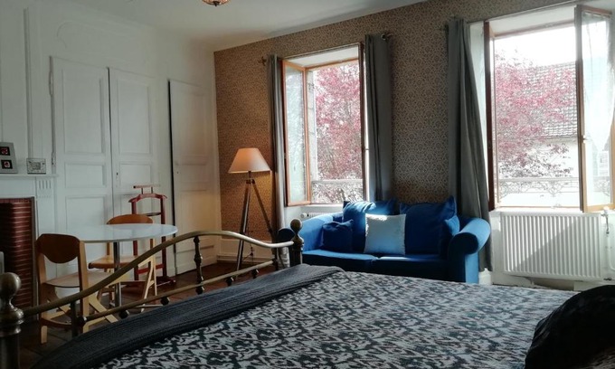 Felletin Bed & Breakfast | Pet-Friendly Retreat at 3 Place des Arbres, Felletin