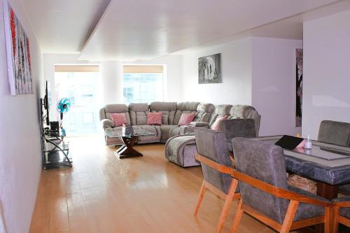 Reforma Apartment | 3 Recamaras, 4 camas, 2 baños, Estacionamiento
