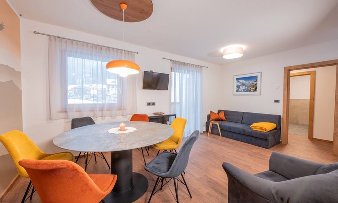 Mareo Apartment | Mountain View 3-Room Apartment Miara with Balcony & Wi-Fi