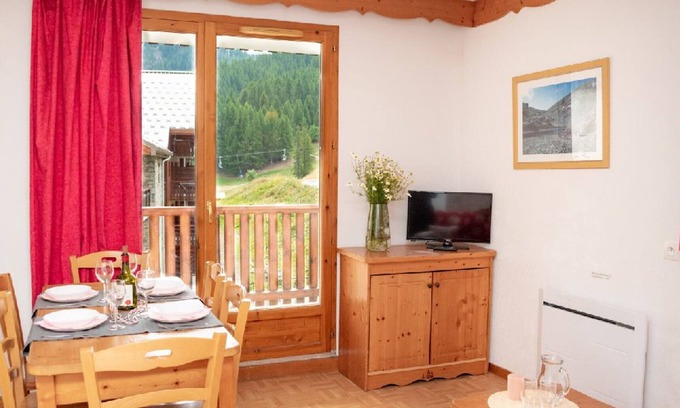 Puy-Saint-Vincent Apartment | Comfortable 2-Bedroom Apartment in Puy-Saint-Vincent