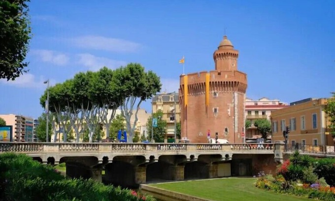 Moulin a Vent Apartment | Cozy 3-Room Apartment in Perpignan with Breakfast Included