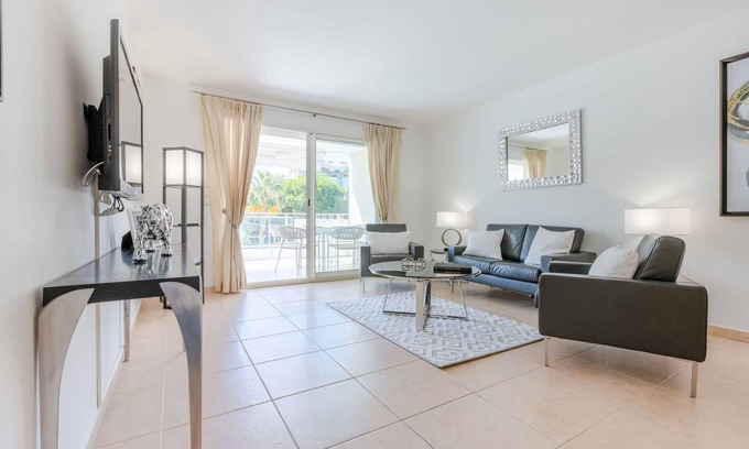 Pointe Croisette Apartment | Stylish 3-Room Apartment in Prestigious Residence