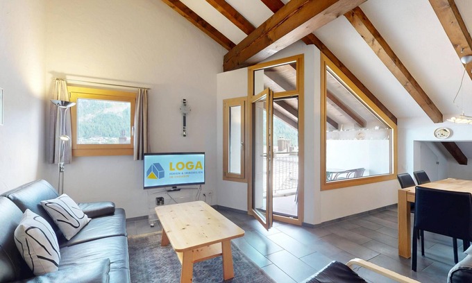 Silvaplana Apartment | Top-Floor 3-Room Apartment with Kitchen & Child-Friendly Space