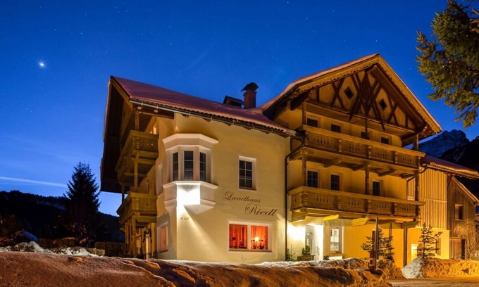 Scharnitz Apartment | 3-Room Apartment with Panoramic Views at Landhaus Riedl