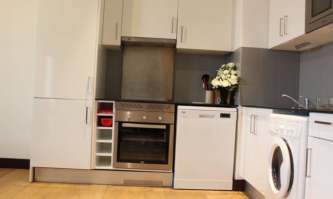 Rochefort Apartment | Family-Friendly Apartment Rochefort with Spa & Kitchen Access