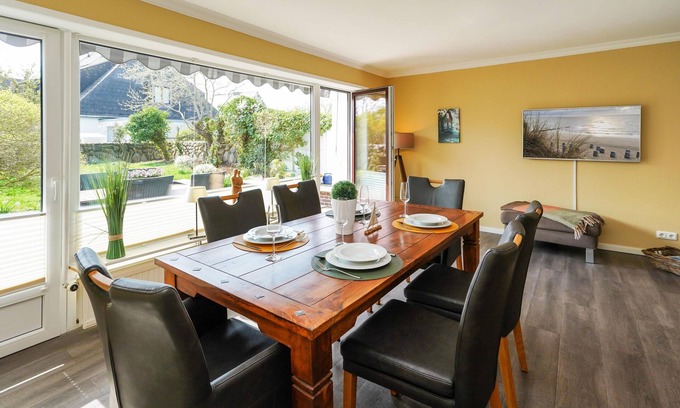 Sylt-Ost Apartment | Ideal 3-Room Apartment for 4 with Terrace & Pet-Friendly