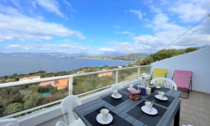 Isolella Apartment | Cozy Oceanfront Apartment Porticcio with 2 Bedrooms