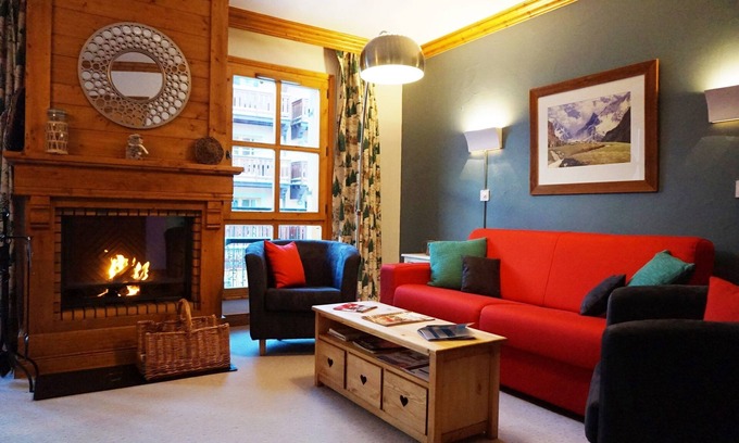 Arc-1950 Apartment | Elegant 3-Room Apartment with Pool in Arcs 1950