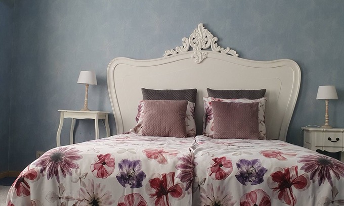 Assebroek House | Bright Retreat: 3 Rooms, Free Parking & Wifi Near Centre