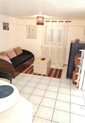 Bourg-en-Bresse House | Comfortable Stay at 3 Rue Maurice Utrillo with Dining Options