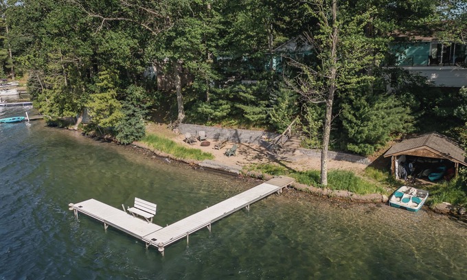 Mayfield Cottage | Experience Betty's Hideout: Beachfront Cabins for Fun!