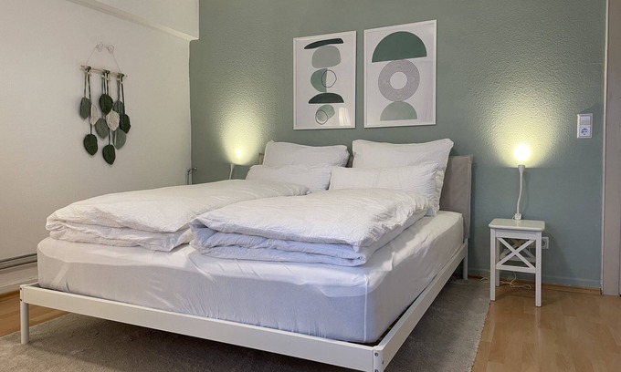 Uehlingen-Birkendorf Apartment | Riverside Retreat: 3 Bedrooms with Rooftop Terrace