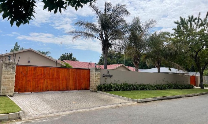 Welkom Bed & Breakfast | Cozy 3 Schnehage Guesthouse with Pool & Family-Friendly Vibe