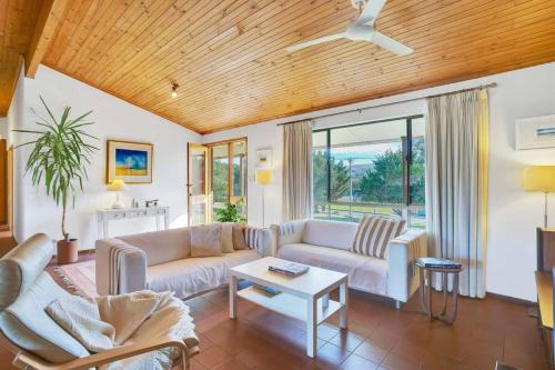 Hayborough House | Beachfront 3 Seagull: Ocean View & Family-Friendly Stay