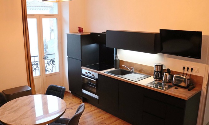 La Bourboule Apartment | Cozy 3-Star Vacance-Cure Apartment with Spa & Kitchen