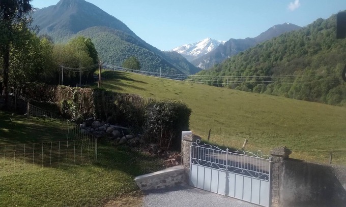 Asson Cottage | Top-Rated 3-Star Gîte with Pool in the Pyrenees