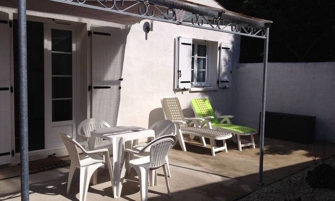 Etaules House | Relaxing 1-Star Maisonette for 2-3 Guests - Rated 9.8/10