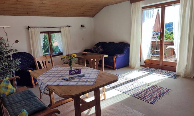Prien am Chiemsee Apartment | Cozy Hochgern Apartment with Balcony and Kitchen - 10/10 Rated