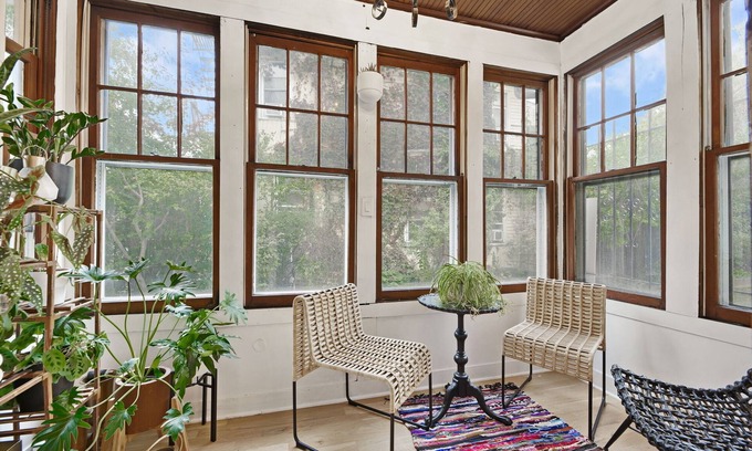 Ampere House | Modern Comfort with Ocean View & Spa Near EWR Airport