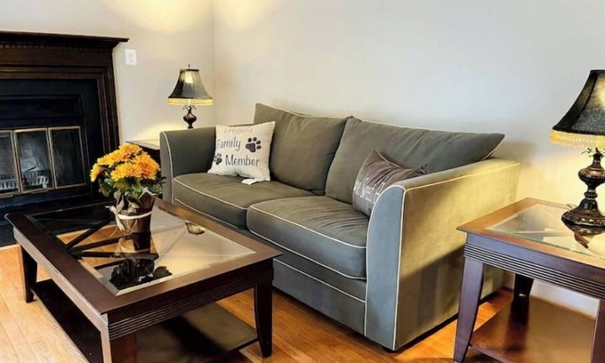 Herndon House | Prime 3-Story SF Home with Pool & Pet-Friendly Amenities