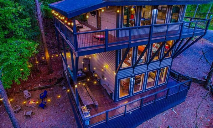 Broken Bow Cabin | Unique Treehouse with Views and Pool Table - Guest Rated 9.8