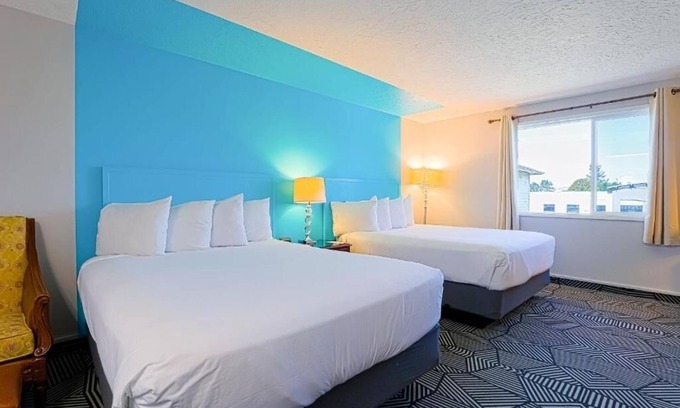 Seaside Hotel | Convenient Units Near Seaside Carousel Mall & Promenade