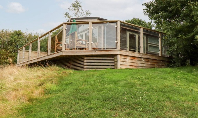 Looe Cottage | Pet-Friendly 3 Valley View: Cozy Cottage in Lanreath