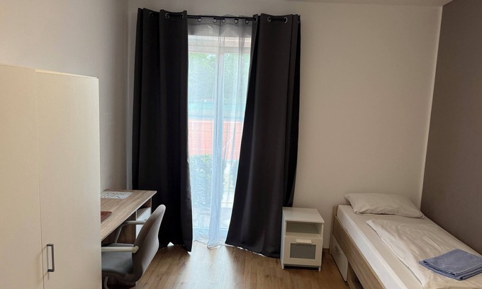 Munchen District Apartment | 3 Zimmer/Room