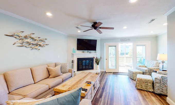 Johns Island Condo | Marshfront Condo with Amazing Views, Pool & Two Porches