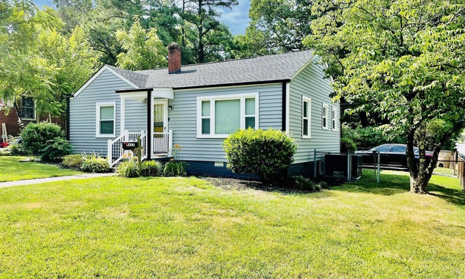 Greensboro House | Convenient Stay Near G'boro Coliseum with Great Amenities