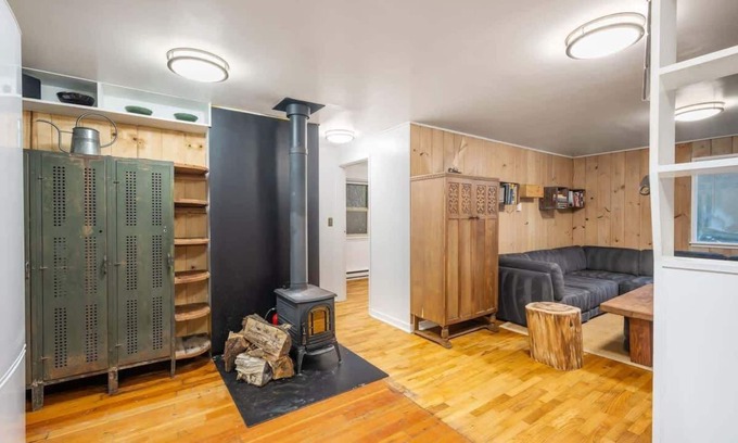 Fauntleroy Cottage | Discover a Cozy West Seattle Cottage for Your Urban Retreat