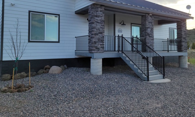 Pine Valley Cabin | 30+ day rental in Beautiful, Newly Built Cottage in Pine Valley