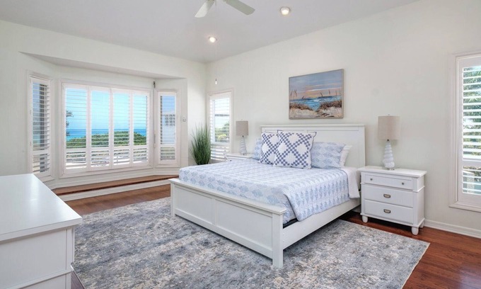 Nokomis House | Discover Casey Key Home: Oceanfront Views & Spa Amenities