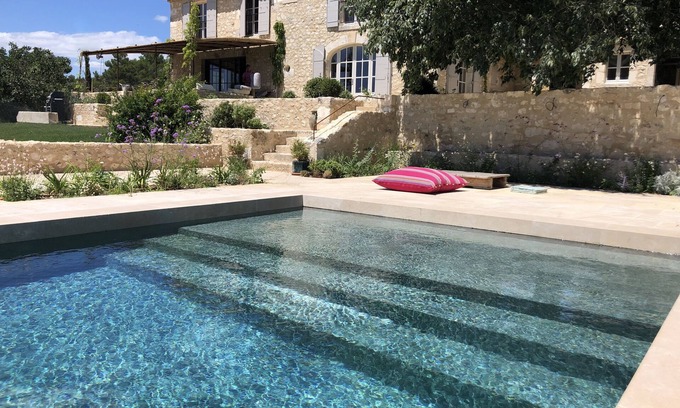 Les Baux-de-Provence Villa | Exclusive Escape with Heated Pool & Jacuzzi near St Rémy