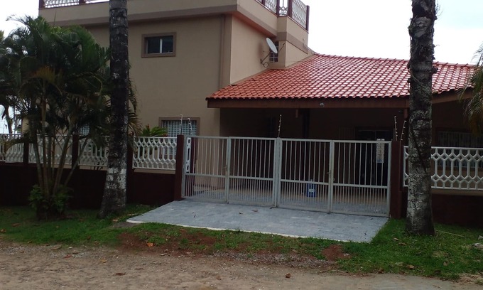 Maranduba House | Oceanfront Retreat: Pet Friendly & Steps from the Beach