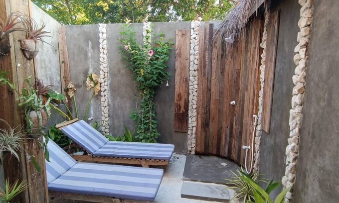 Rasdhoo Bed & Breakfast | Pet-Friendly Bed and Breakfast with Ocean View for 5 Guests