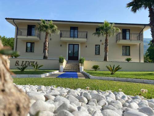 Roccarainola Bed & Breakfast | Cozy Bed and Breakfast with Pet-Friendly Amenities