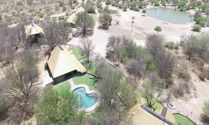 Ghanzi Resort | Cozy 30 m² Resort with Pool & Dining for Up to 3 Guests
