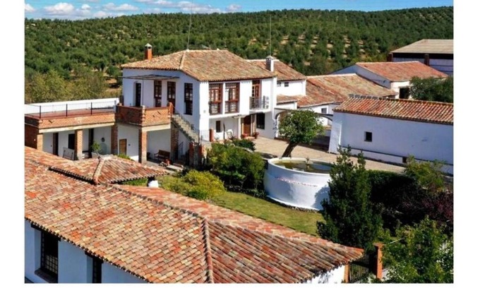 Recas Villa | Convenient Getaway: Pool, Garden & Views Near Puy de Fou