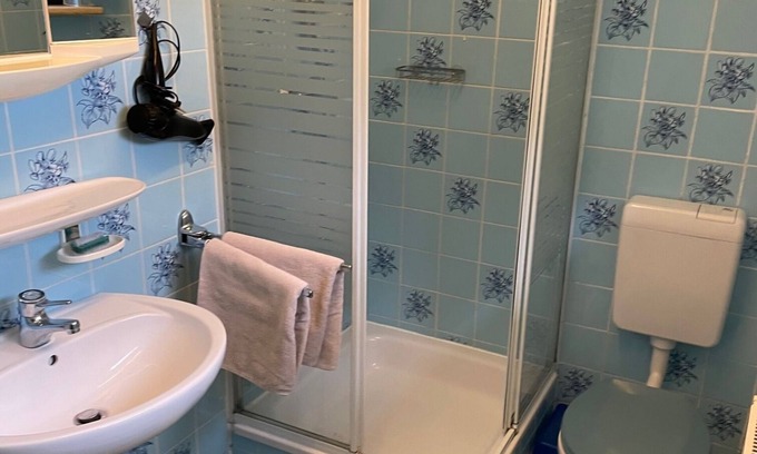 Glienicke/Nordbahn House | Convenient Access to Berlin: Enjoy Breakfast & Family Amenities