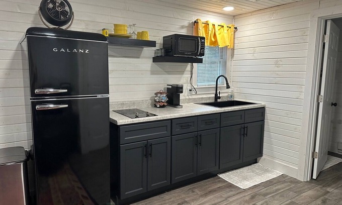 Lexington Apartment | Downtown Lexington Studio: Top-Rated Stay with Breakfast