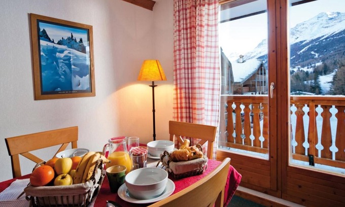 Val Cenis Apartment | 300m from resort center, fitness, swimming pool, balcony, tv, 50m², Val Cenis