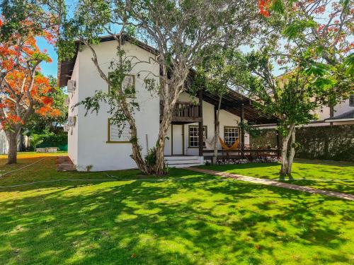Porto Belo House | Ideal Getaway Near Praia Manguinhos with Family Amenities