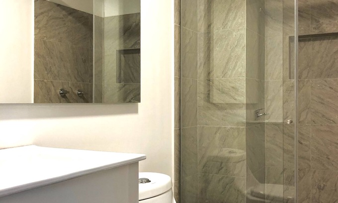 Zona Rosa Apartment | Modern Loft Near 82 / Virrey - Ideal for Long Stays